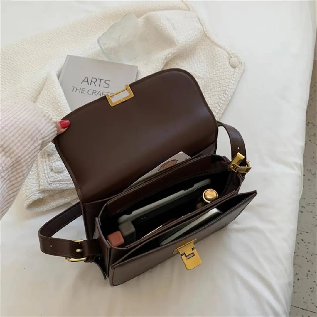 Bolsas, Bolsa, Bolsas de Couro, Bolsa Feminina, Bolsa de Couro Sofisticada, Bolsa Ombro Baguete, Bolsa Feminina em Couro, Bolsa de Couro, Bolsa Tote Premium, Bolsa de Ombro Baguete, Bolsa Premium Feminina, Bolsa Feminina Luxuosa, Bolsa Baguete Feminina, Bolsa de Couro Grande